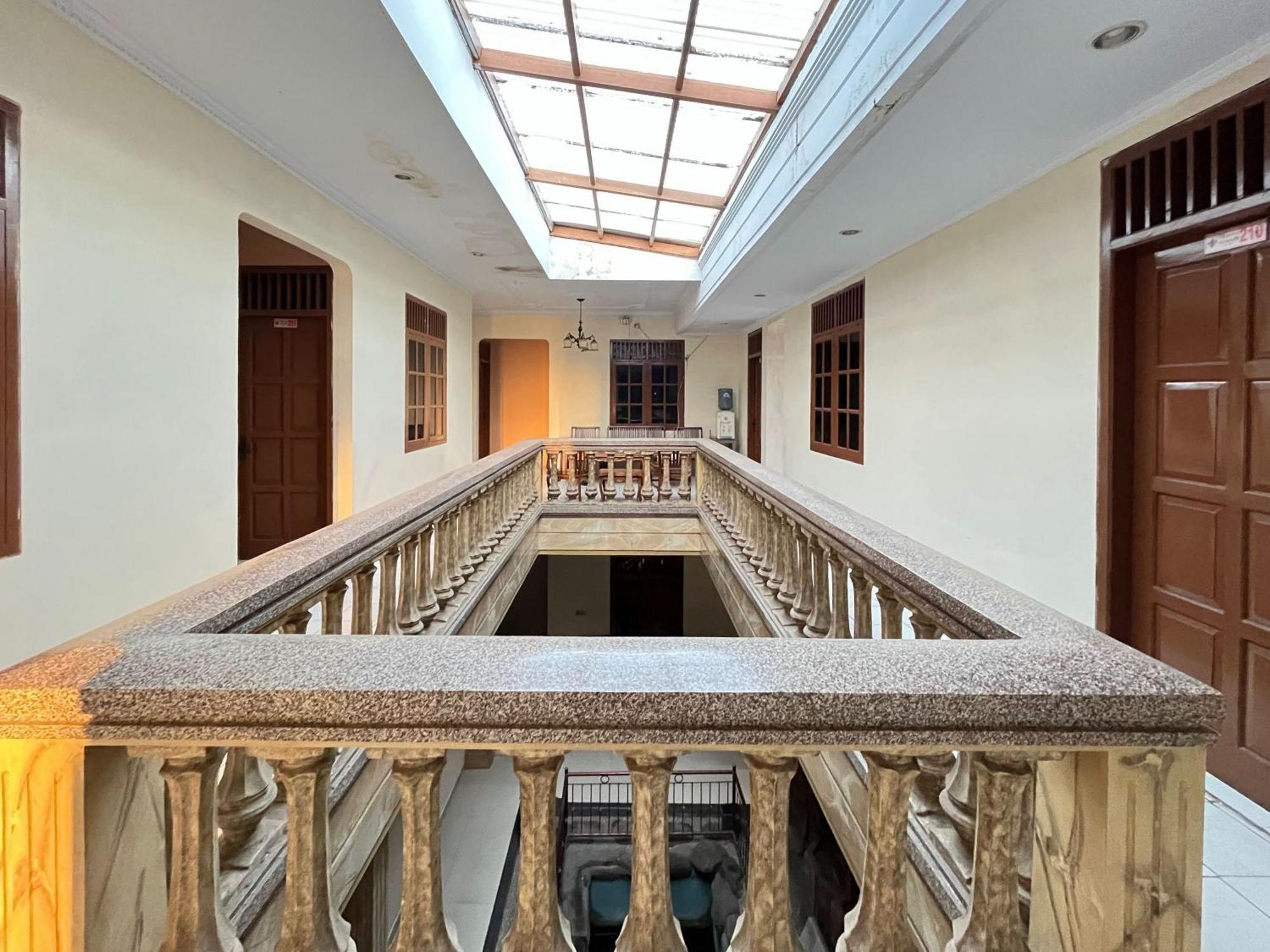 Reddoorz At Hotel Madani Syariah Lempuyangan Yogyakarta Dış mekan fotoğraf
