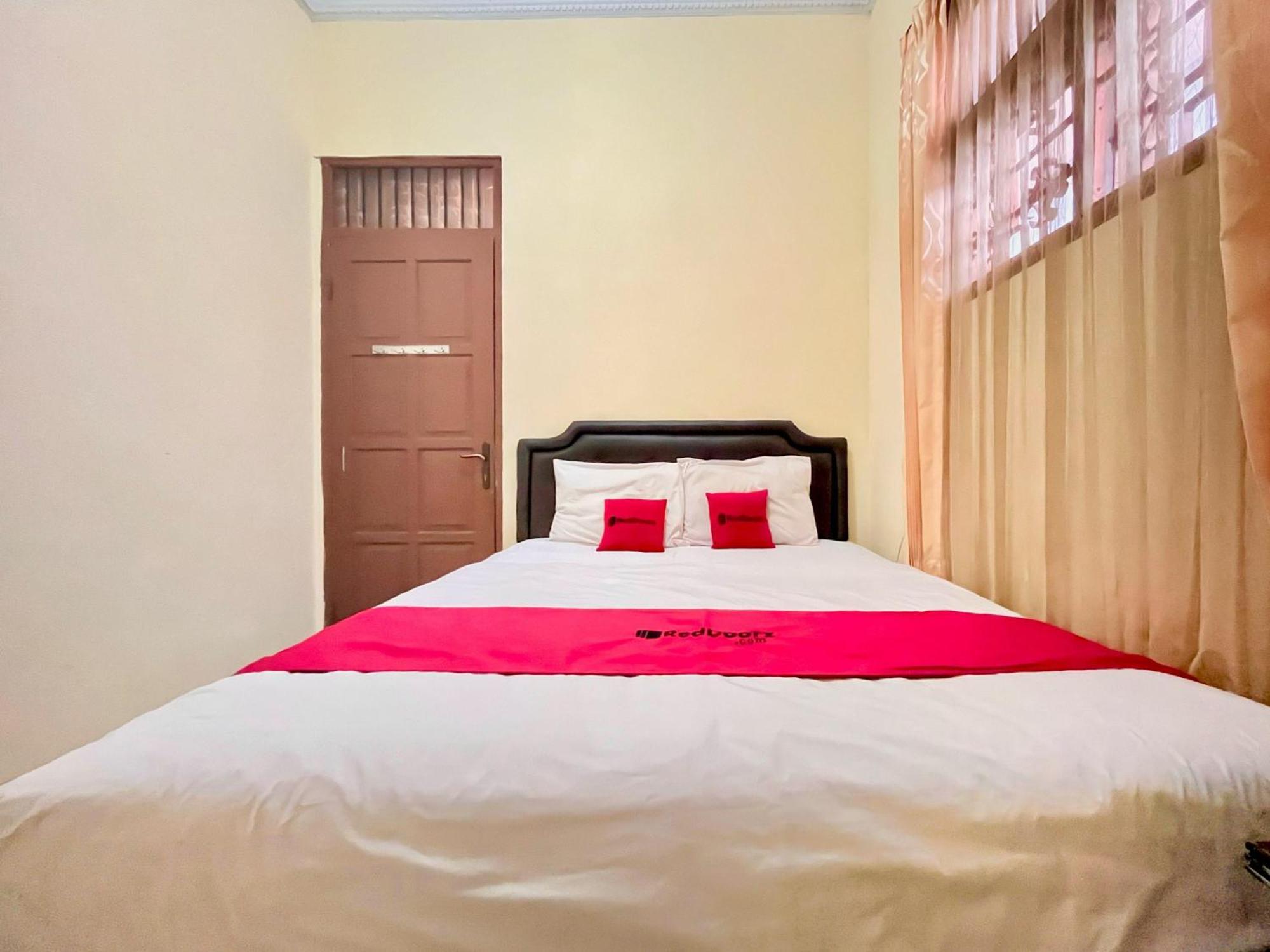 Reddoorz At Hotel Madani Syariah Lempuyangan Yogyakarta Dış mekan fotoğraf