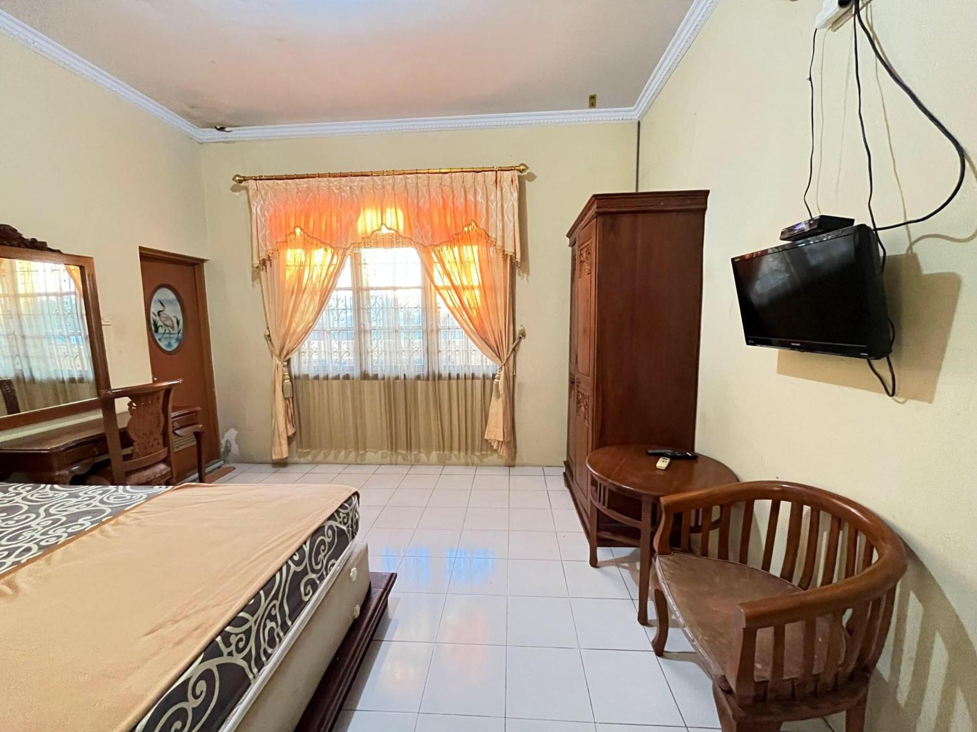 Reddoorz At Hotel Madani Syariah Lempuyangan Yogyakarta Dış mekan fotoğraf