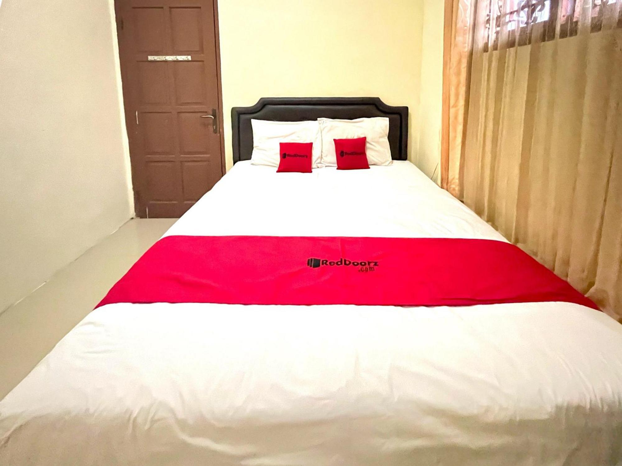 Reddoorz At Hotel Madani Syariah Lempuyangan Yogyakarta Dış mekan fotoğraf